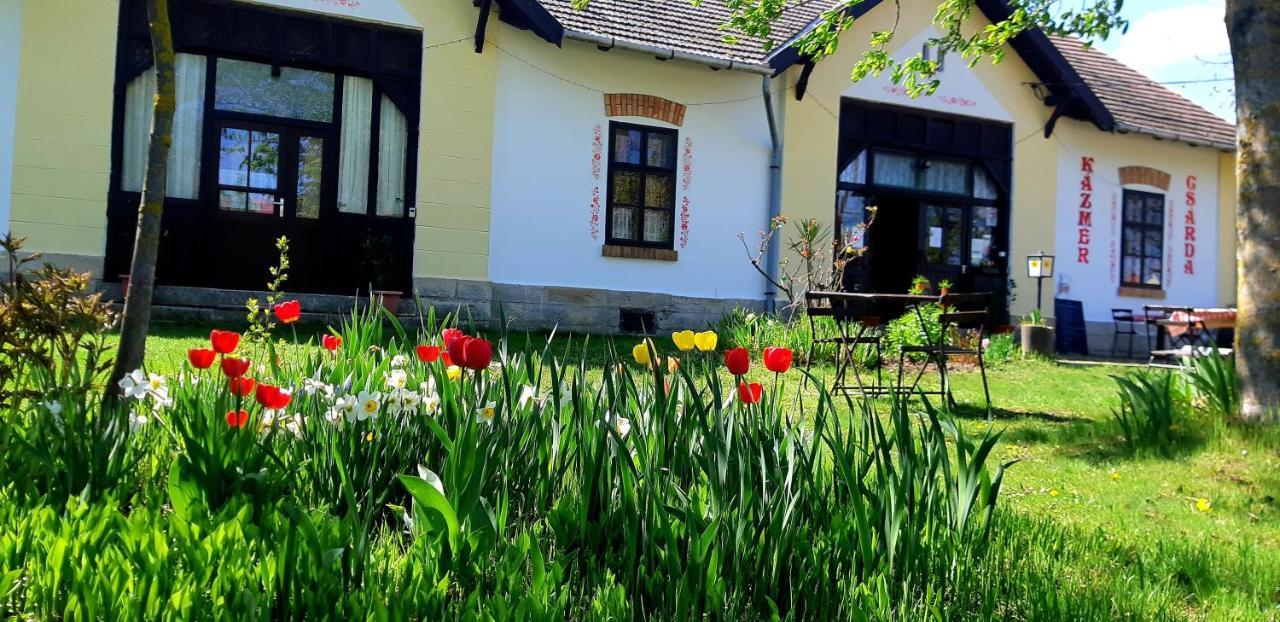 Kazmer Szallas - Gasthaus Varbalog Bagian luar foto